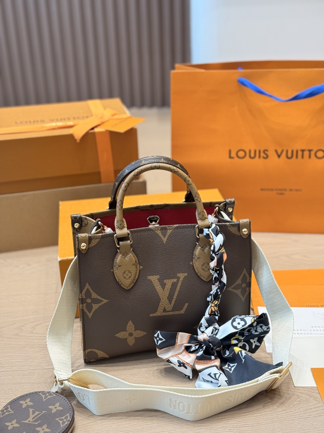 LV Luxury Monogram Handbag Cowhide Leather